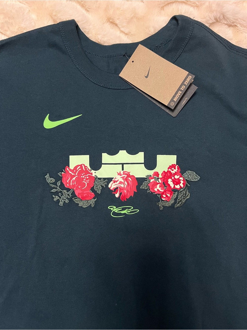 LEBRON MAX90 BASKETBALL T-SHIRT (ARMORY NAVY)